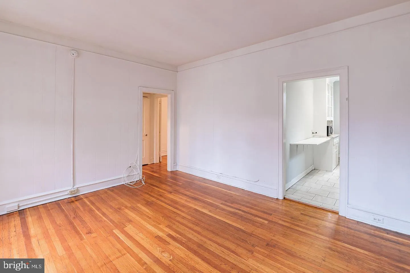 1 bed, 1.0 bath, $1,045 — Photo 4