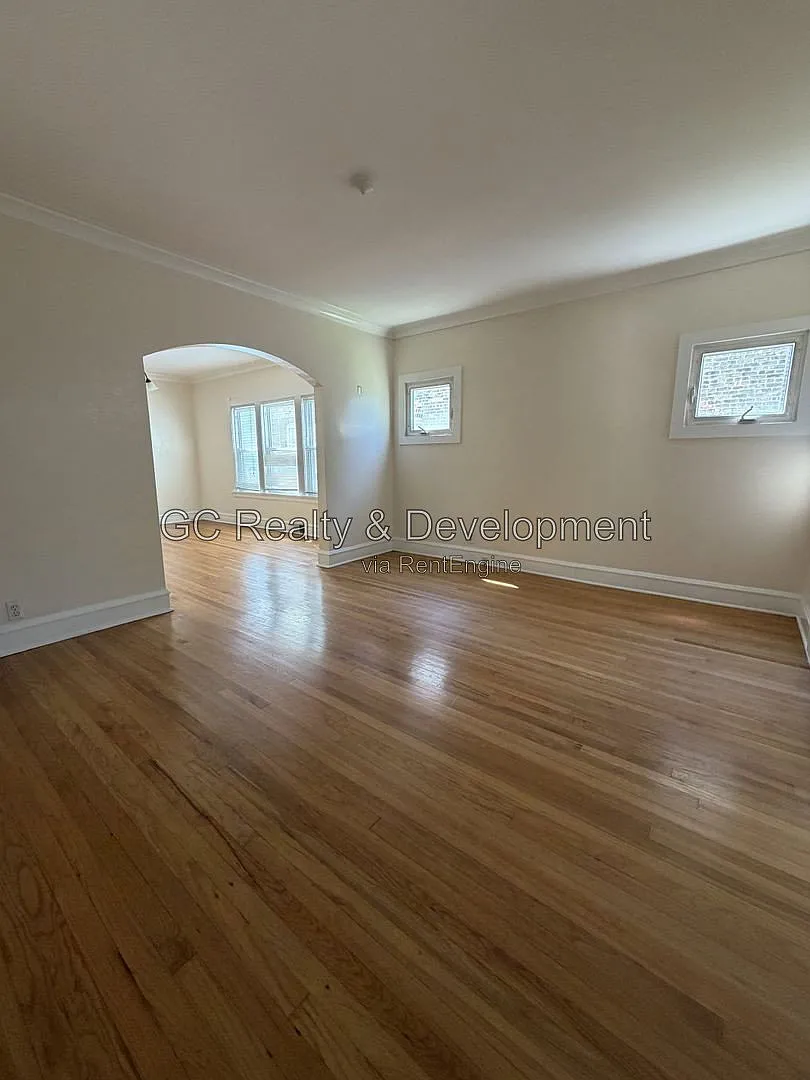 2 bed, 1.0 bath, 1300 sqft, $1,850 — Photo 2