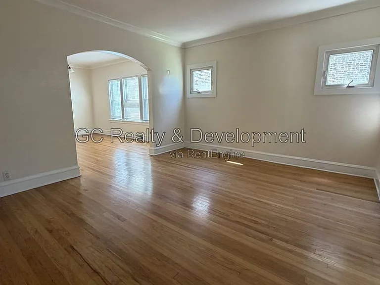 616 Elgin Ave #1 — Photo 2