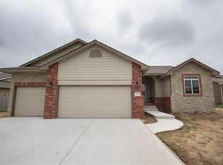 2707 E Mason Ridge Dr, Derby, KS 67037
