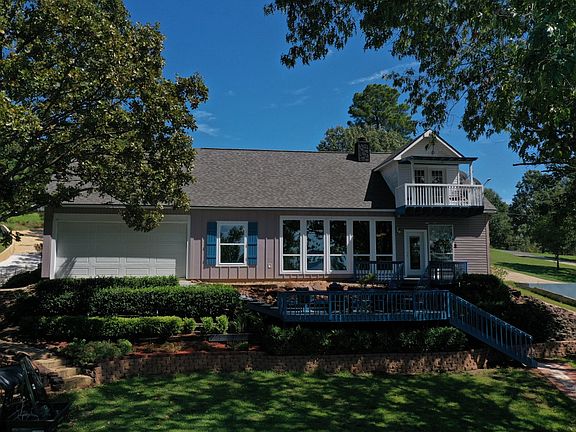 4th image of 825 Stoney Creek Dr