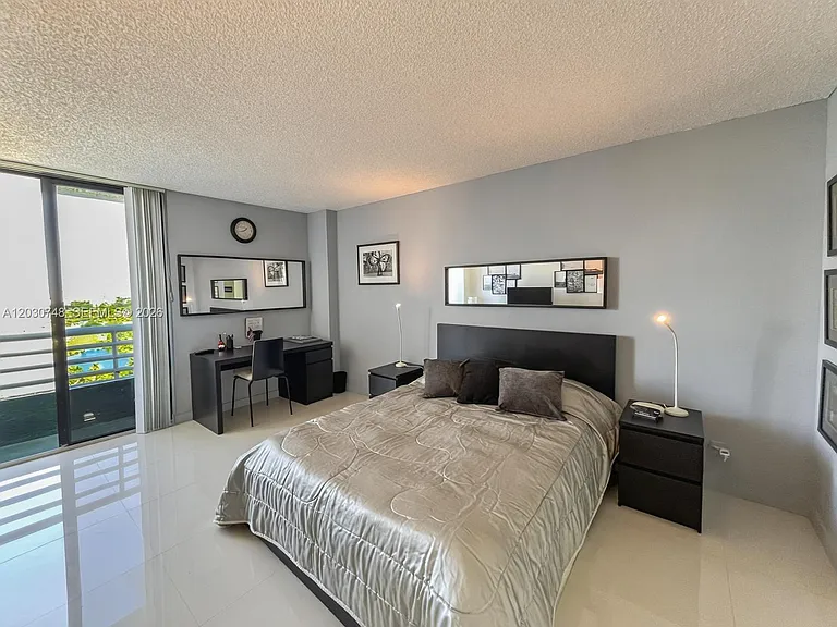 3300 NE 192nd St #10 — Photo 10