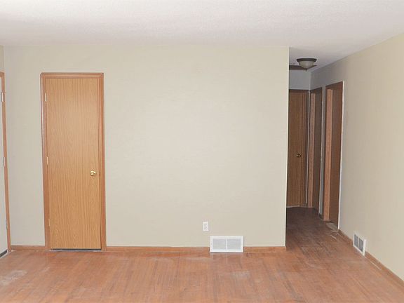 5th image of 4809 Dillon St