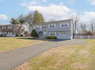 27 Hunter Pl, Stony Pt, NY 10980