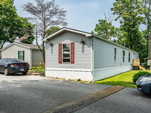 12 Fleming Dr, Coatesville, PA 19320