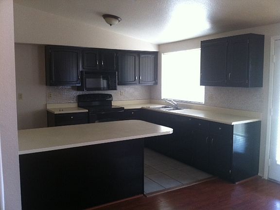 3rd image of 1197 E Avenida Fresca