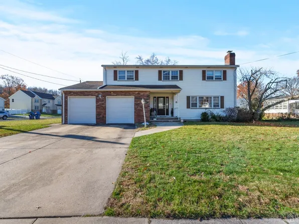 834 Davis Pl, North Brunswick, NJ 08902