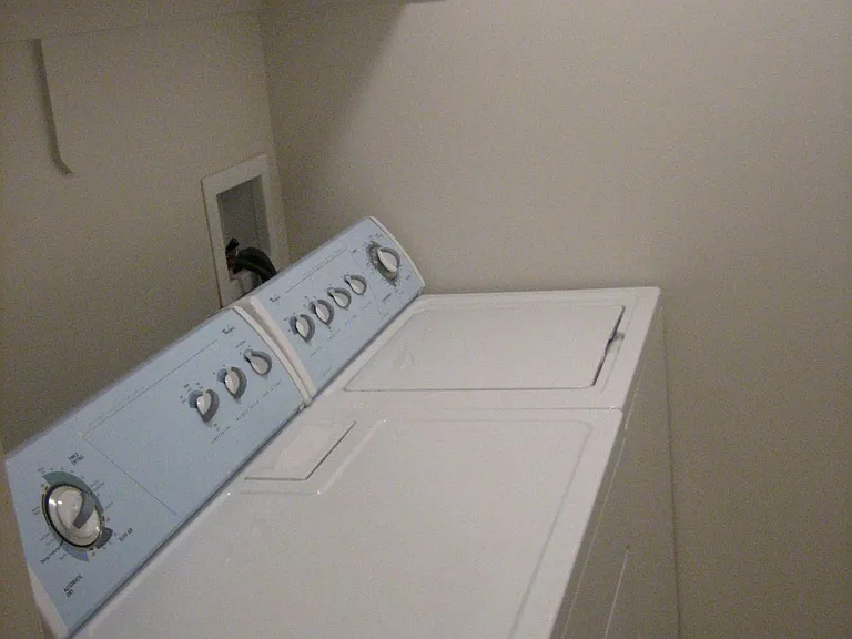 1153 S 1420 E — Photo 12