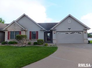441 Celeste Cir, Blue Grass, IA
