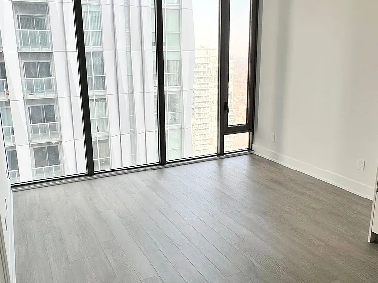 8 Cumberland St #3808 — Photo 2