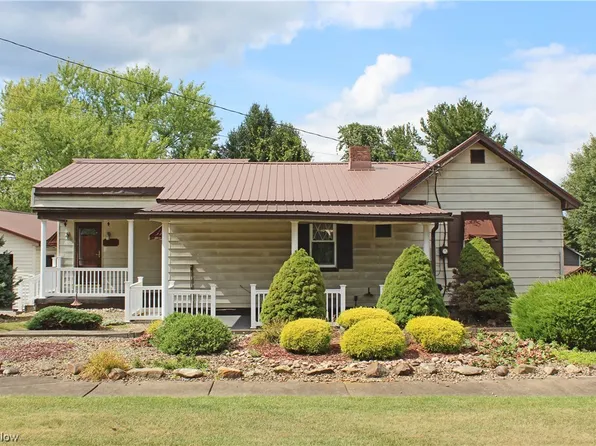 123 Perkins Ln, Follansbee, WV 26037