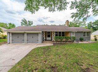 226 S Ridgewood Dr, Wichita, KS 67218