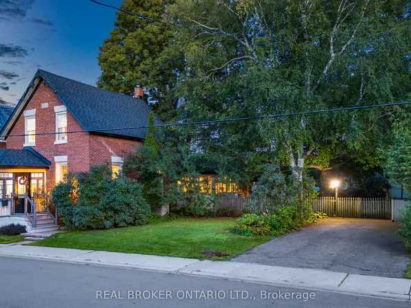 74 Herriott St, Carleton Place, ON K7C 2A7