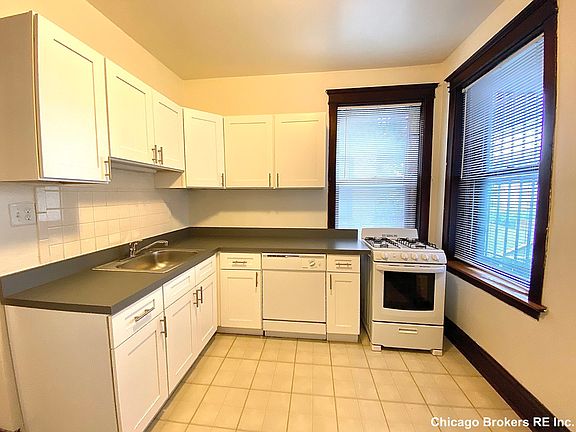4th image of 1204 W Montana St APT 2