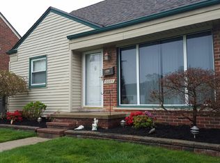 10085 Ruth Ave, Allen Park, MI 48101