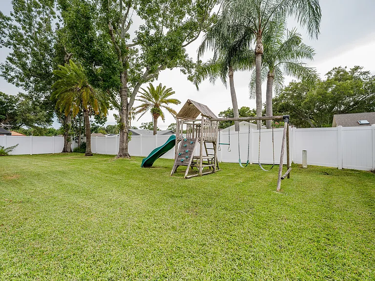 1856 Del Robles Ter — Photo 34