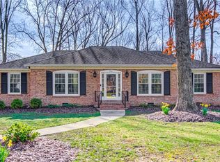 1 Montrose Ct, Greensboro, NC 27410