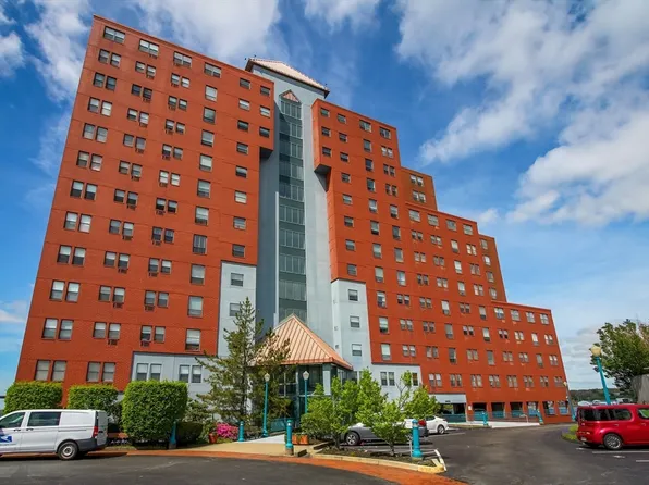 750 Davol St Unit 1013, Fall River, MA 02720
