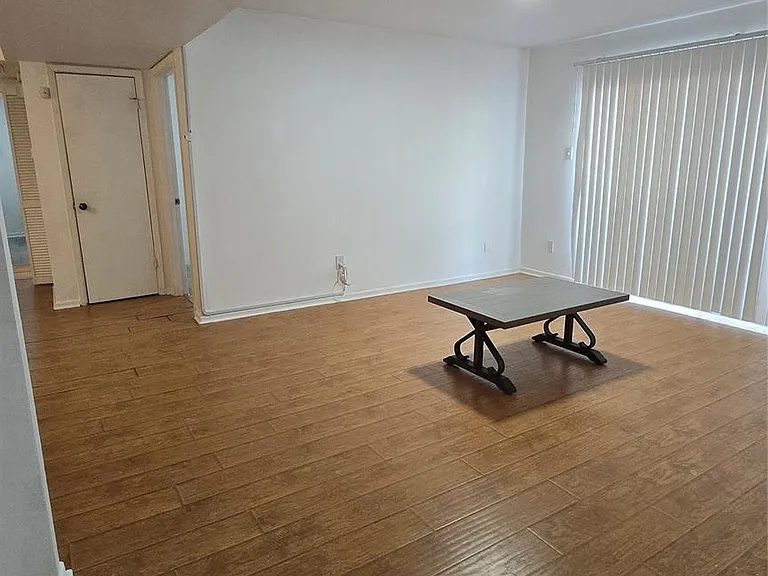 8427 Hearth Dr #4 — Photo 3