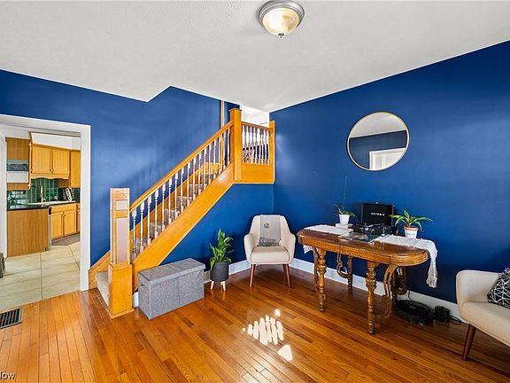 5th image of 1547 Rosewood Ave