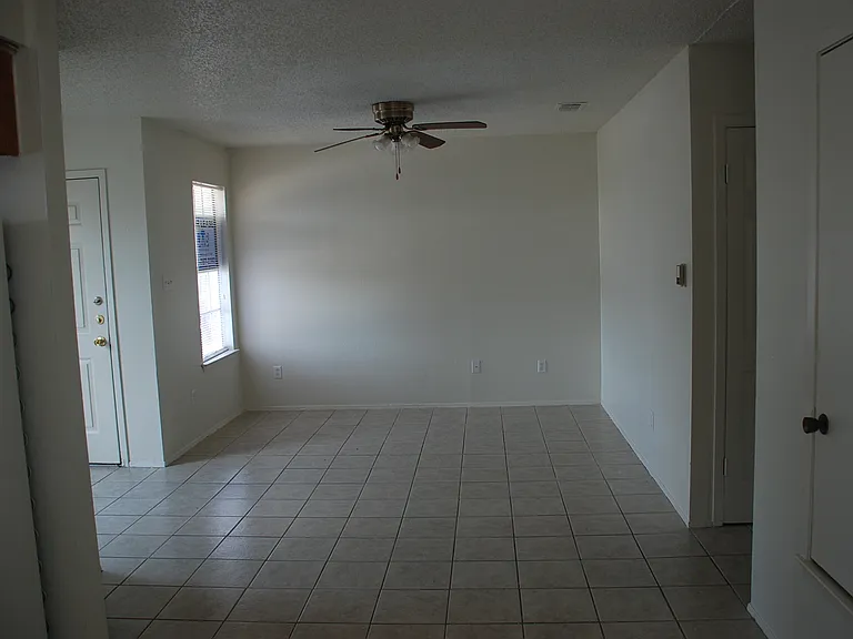 3303 Vintage Hills Cv — Photo 3