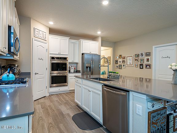 4th image of 293 Glorieta Dr