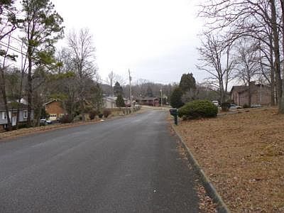 4th image of 401 Oakleaf Cir