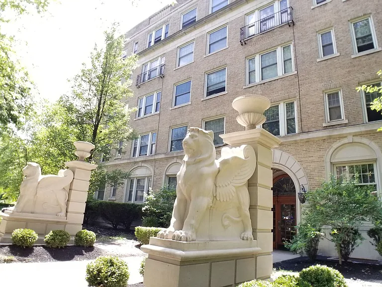 Bryant Apartments — Photo 35