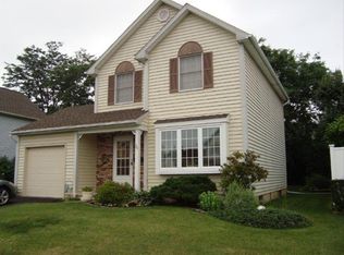 701 Palomino Dr, Catasauqua, PA 18032
