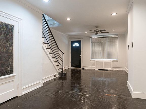 4th image of 5630 Larchwood Ave