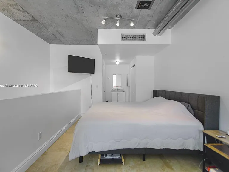 690 SW 1st Ct #1022 — Photo 7