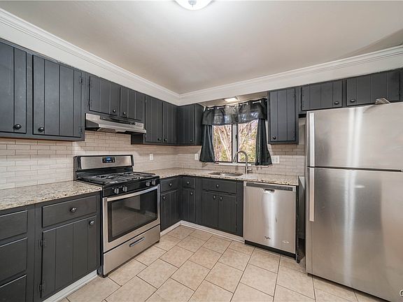 2nd image of 117 Emann Dr