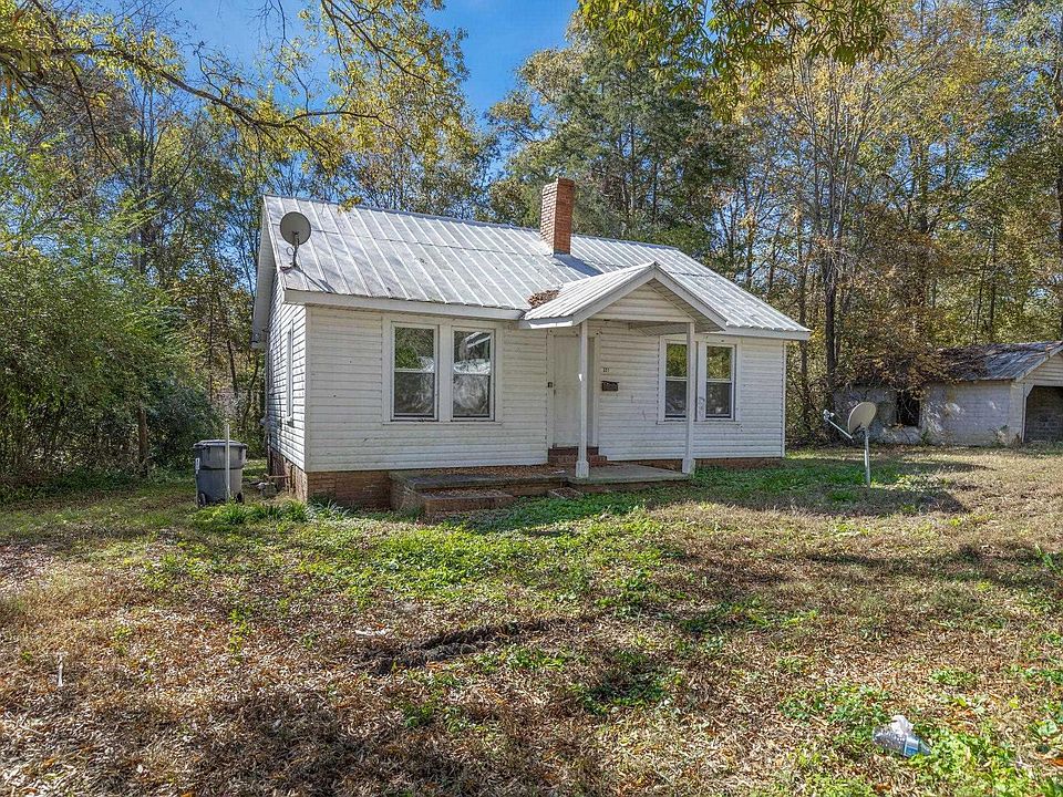 2nd image of 321 Cora St