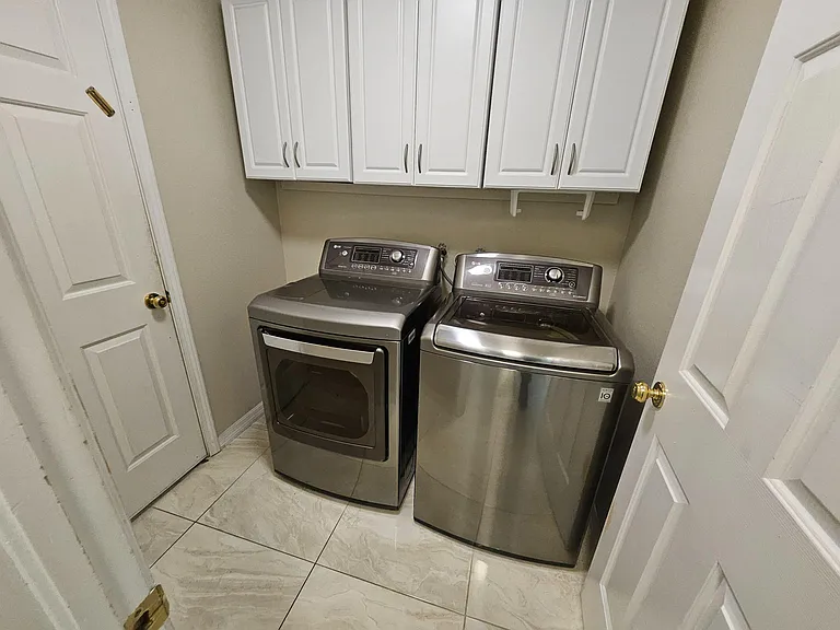 Summerton Dr — Photo 9