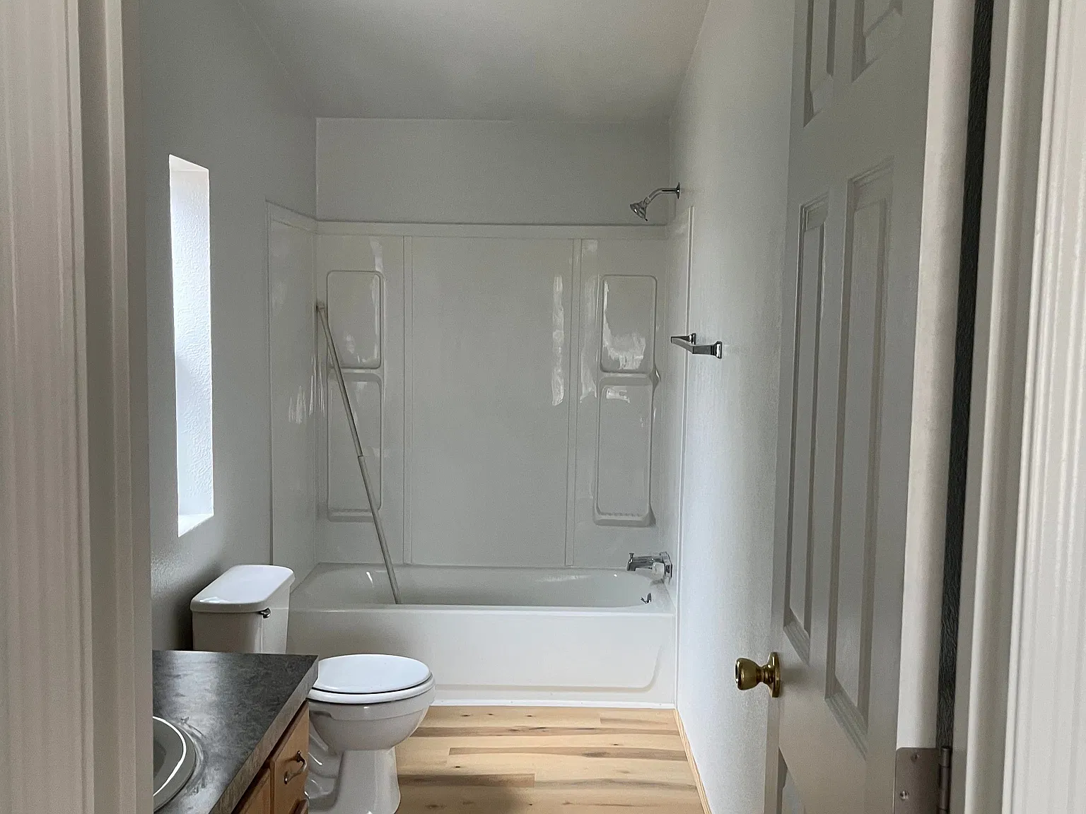 3 bed, 2.0 bath, 950 sqft, $1,550 — Photo 3