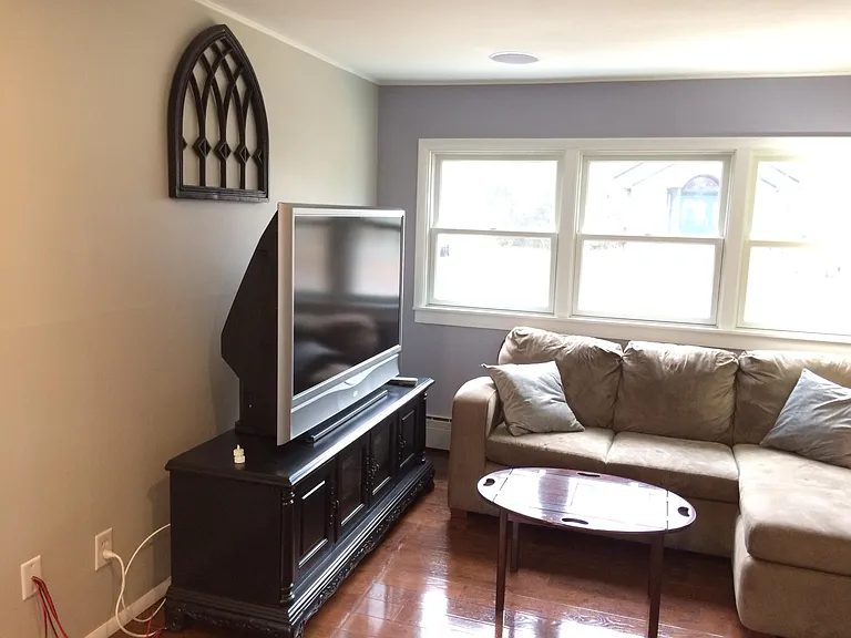 43 Soundview Ave — Photo 10