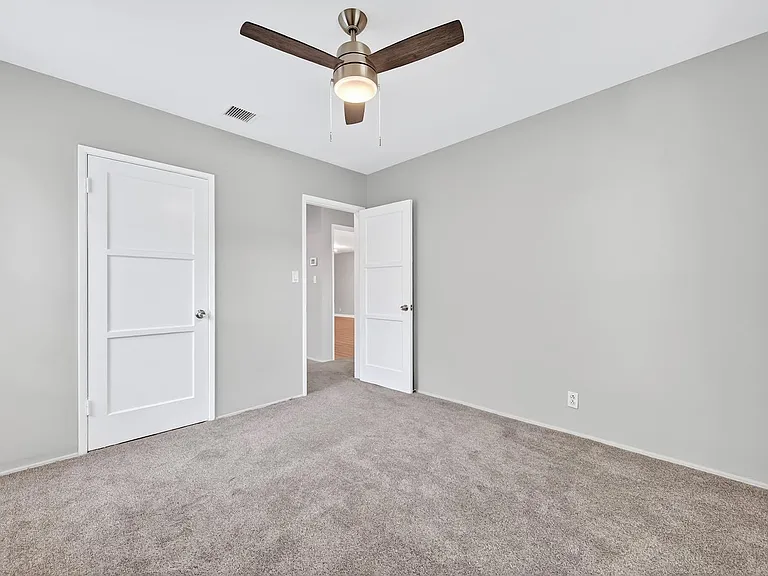 4913 Premiere Ave — Photo 35