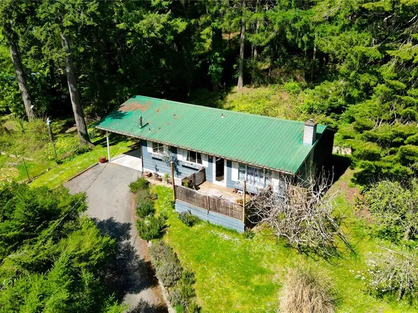 201 Harrison Ave NW, Saltspring Island, BC V8K 2N3