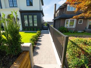 5770 Kitchener St, Burnaby, BC V5B 2J2