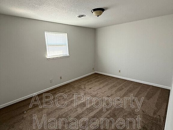5th image of 1210 W Bishop Dr