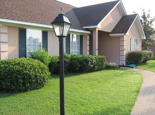 657 Olympic Dr, Flowood, MS 39232