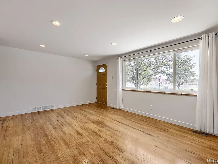 1640 Buchtel Blvd — Photo 2
