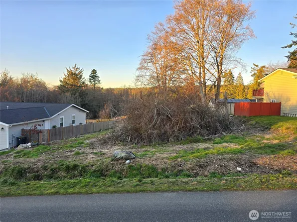 16 Deception Circle, Oak Harbor, WA 98277