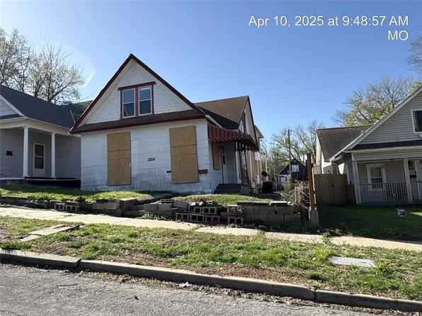 2204 Seneca St, Saint Joseph, MO 64507