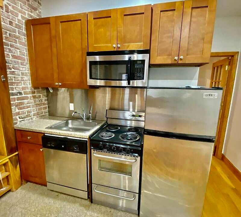 1st image of 324 E 52nd St #C5