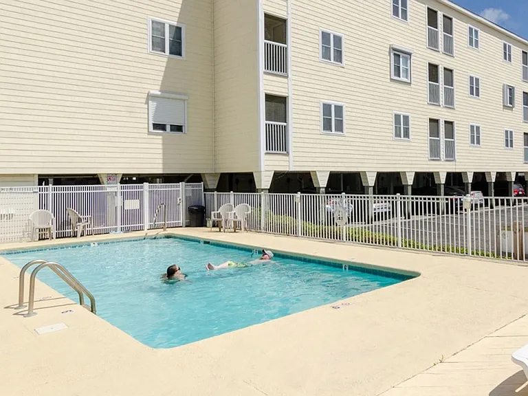 1004 Carolina Beach Ave S #B-4 — Photo 27