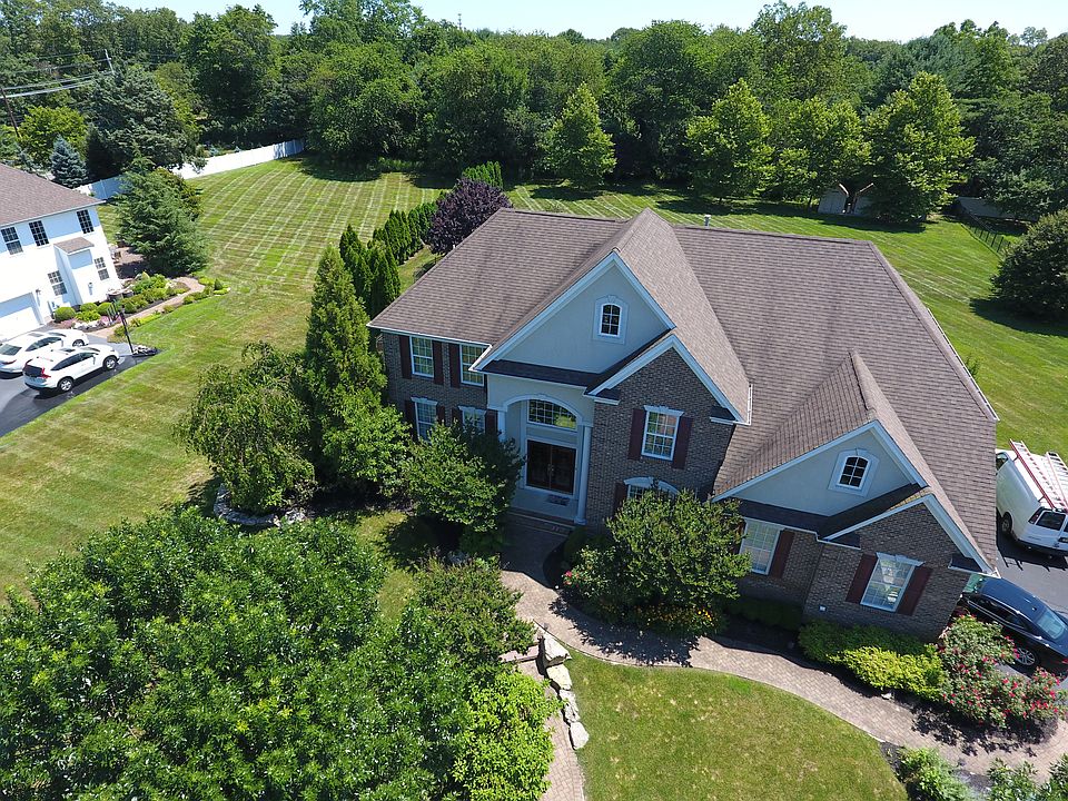 1st image of 1743 Pheasant Hollow Ln