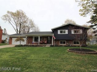 73596 Morrison Dr, Armada, MI 48005