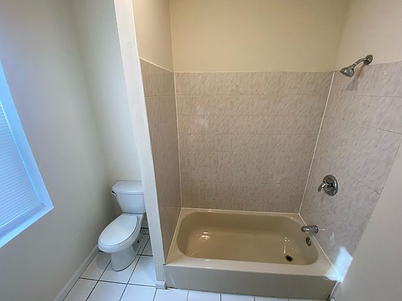 4th image of 5042 Germantown Ave #2F