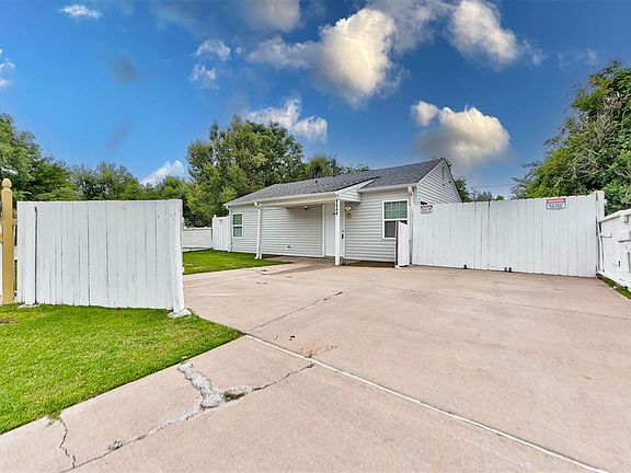 3rd image of 1440 SW 11th St